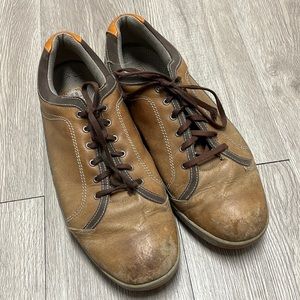 Contour casual golf shoes